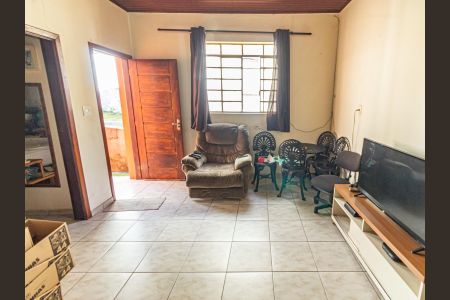 Casa à venda com 242m², 3 quartos e 5 vagasCasa 2 - Sala