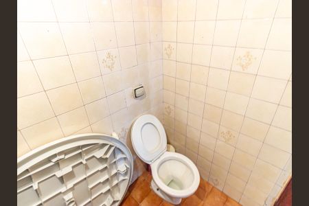 Casa à venda com 242m², 3 quartos e 5 vagasBanheiro 2