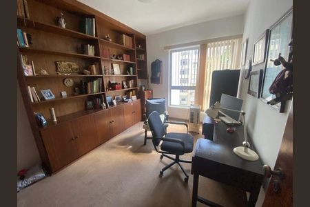 Apartamento à venda com 221m², 4 quartos e 2 vagas