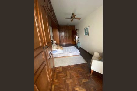 Apartamento à venda com 221m², 4 quartos e 2 vagas