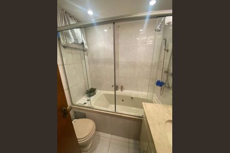 Apartamento à venda com 221m², 4 quartos e 2 vagas