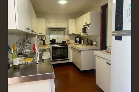 Apartamento à venda com 221m², 4 quartos e 2 vagas