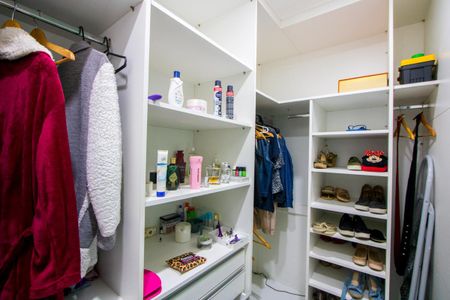 Apartamento para alugar com 120m², 2 quartos e 2 vagas Apartamento para alugar com 120m², 2 quartos e 2 vagasCloset do quarto 1