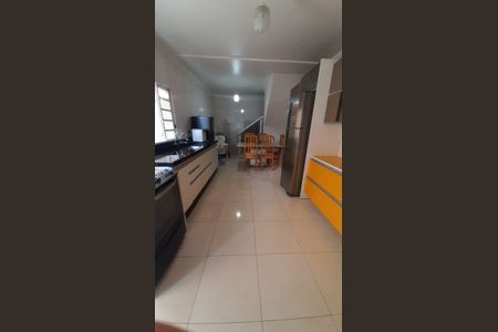 Casa à venda com 150m², 4 quartos e 2 vagasCozinha