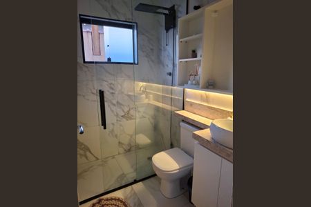 Casa à venda com 150m², 4 quartos e 2 vagasBanheiro