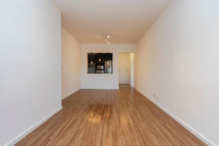 Apartamento à venda com 82m², 3 quartos e 2 vagas Apartamento à venda com 82m², 3 quartos e 2 vagasSala
