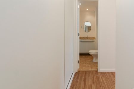 Apartamento à venda com 82m², 3 quartos e 2 vagas Apartamento à venda com 82m², 3 quartos e 2 vagasSuíte