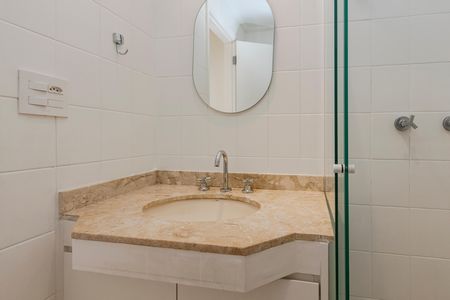 Apartamento à venda com 82m², 3 quartos e 2 vagas Apartamento à venda com 82m², 3 quartos e 2 vagasBanheiro social