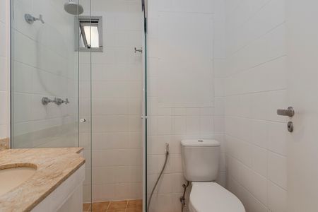Apartamento à venda com 82m², 3 quartos e 2 vagas Apartamento à venda com 82m², 3 quartos e 2 vagasBanheiro social