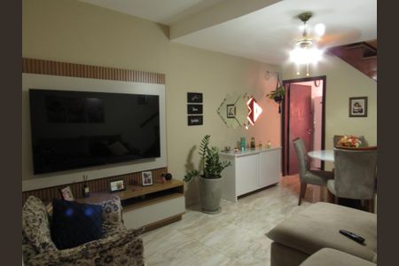 Casa à venda com 97m², 2 quartos e 1 vagaSala