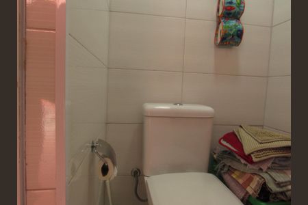 Casa à venda com 97m², 2 quartos e 1 vagaBanheiro 2