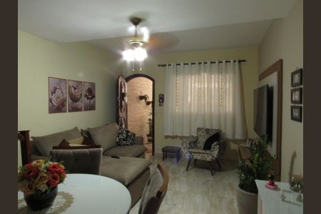 Casa à venda com 97m², 2 quartos e 1 vagaSala