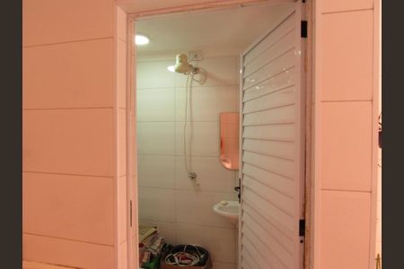 Casa à venda com 97m², 2 quartos e 1 vagaBanheiro 2