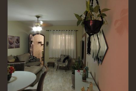 Casa à venda com 97m², 2 quartos e 1 vagaSala