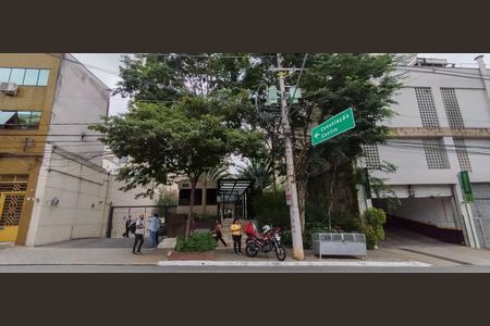 Apartamento para alugar com 67m², 2 quartos e 1 vagaFachada