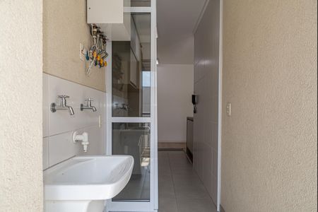 Apartamento para alugar com 67m², 2 quartos e 1 vagaÁrea de Serviço