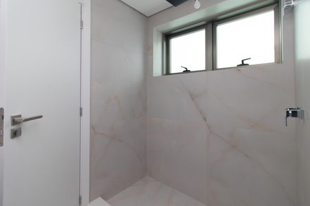 Apartamento à venda com 299m², 4 quartos e 3 vagas Apartamento à venda com 299m², 4 quartos e 3 vagasBanheiro