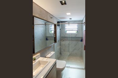 Casa à venda com 147m², 3 quartos e 2 vagasBanheiro da Suíte