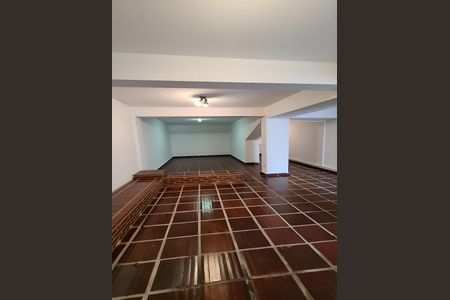 Casa para alugar com 230m², 3 quartos e 2 vagas
