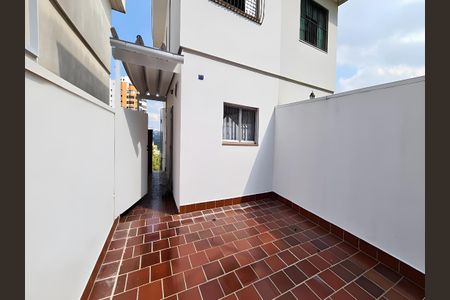 Casa para alugar com 230m², 3 quartos e 2 vagas