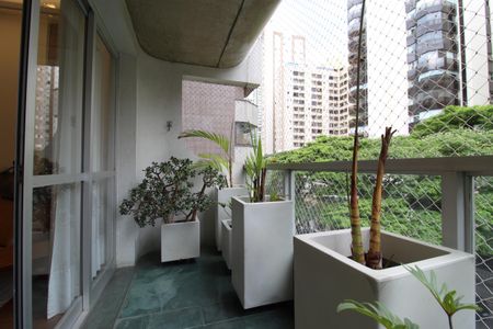 Varanda de apartamento à venda com 3 quartos, 192m² em Vila Uberabinha, São Paulo