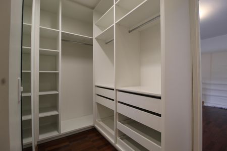Apartamento à venda com 192m², 3 quartos e 2 vagasCloset da Suíte 3