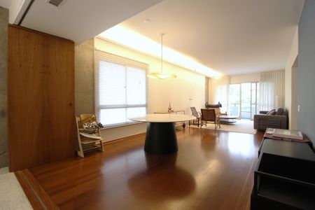 Apartamento à venda com 192m², 3 quartos e 2 vagasSala