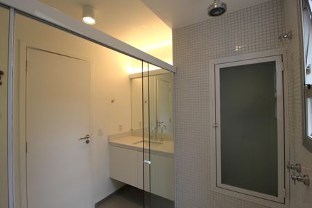 Apartamento à venda com 192m², 3 quartos e 2 vagasBanheiro da Suíte