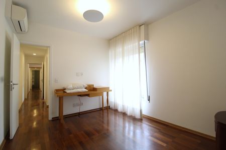 Apartamento à venda com 192m², 3 quartos e 2 vagasQuarto 3 - Suíte