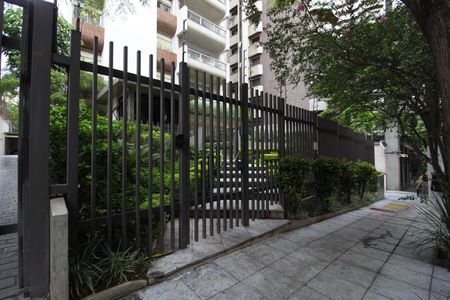 Apartamento à venda com 192m², 3 quartos e 2 vagasFachada e Portaria