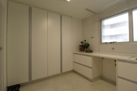 Apartamento à venda com 192m², 3 quartos e 2 vagasÁrea de Serviço