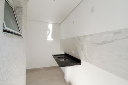 Apartamento à venda com 38m², 2 quartos e 1 vaga Apartamento à venda com 38m², 2 quartos e 1 vagaCozinha e Área de Serviço