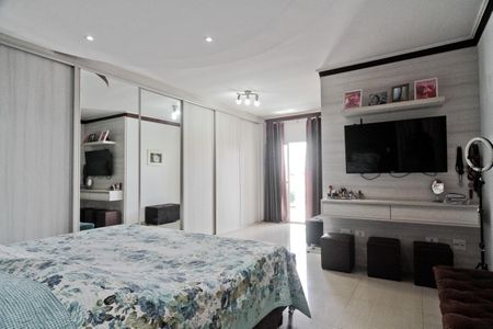 Suíte de casa à venda com 3 quartos, 300m² em Vila Mangalot, São Paulo