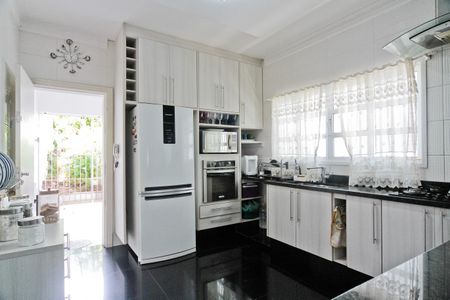 Casa à venda com 300m², 4 quartos e 6 vagasCozinha