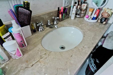 Casa à venda com 300m², 4 quartos e 6 vagasBanheiro da Suíte 2