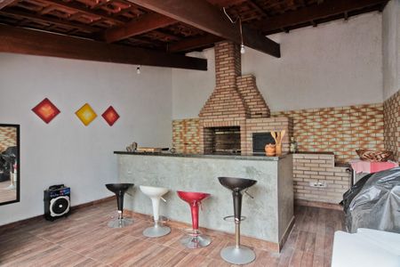 Casa à venda com 300m², 4 quartos e 6 vagasÁrea externa