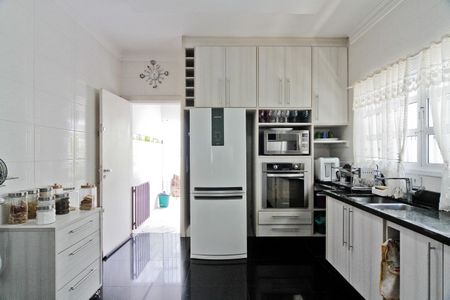 Casa à venda com 300m², 4 quartos e 6 vagasCozinha