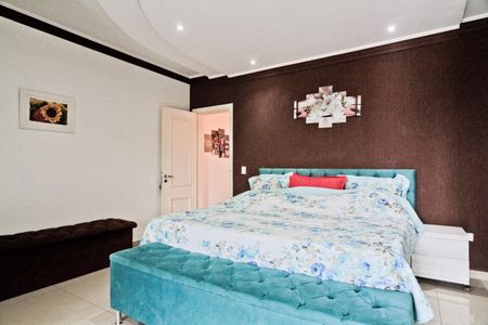 Casa à venda com 300m², 4 quartos e 6 vagasSuíte