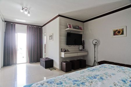 Casa à venda com 300m², 4 quartos e 6 vagasSuíte