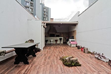 Casa à venda com 300m², 4 quartos e 6 vagasÁrea externa