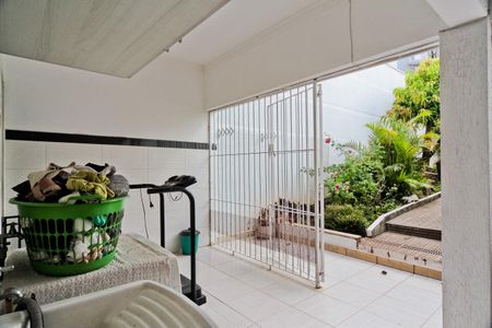 Casa à venda com 300m², 4 quartos e 6 vagasÁrea de Serviço