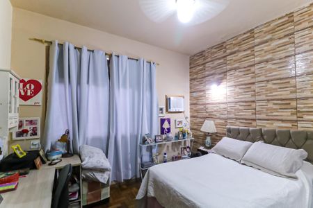 Casa para alugar com 303m², 2 quartos e 2 vagasQuarto 