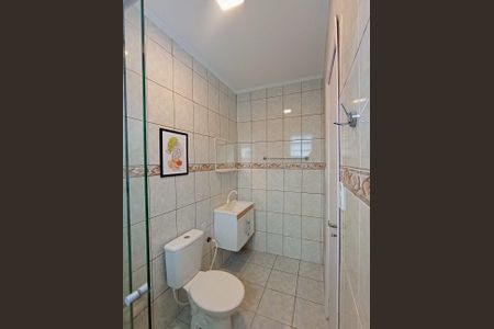 Banheiro  de kitnet/studio para alugar com 1 quarto, 32m² em Passo D’areia, Porto Alegre