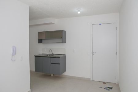 Sala de apartamento para alugar com 2 quartos, 34m² em Parque Industrial Tomas Edson, São Paulo