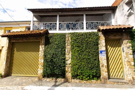 Casa à venda com 283m², 3 quartos e 8 vagasFachada