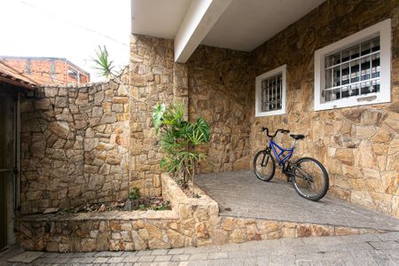 Casa à venda com 283m², 3 quartos e 8 vagasEntrada