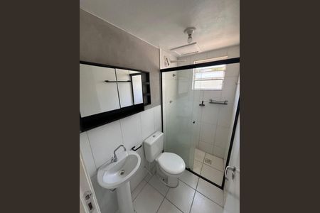 Banheiro de kitnet/studio para alugar com 1 quarto, 50m² em Parque Continental II, Guarulhos
