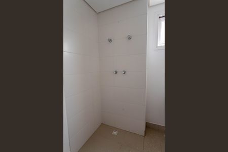 Apartamento à venda com 130m², 3 quartos e 3 vagas Apartamento à venda com 130m², 3 quartos e 3 vagasBanheiro da suíte 1