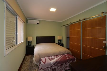 Casa à venda com 235m², 3 quartos e 7 vagasSuíte