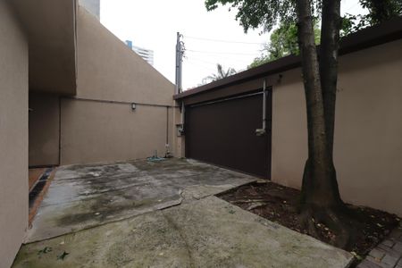 Casa à venda com 235m², 3 quartos e 7 vagasQuintal da frente